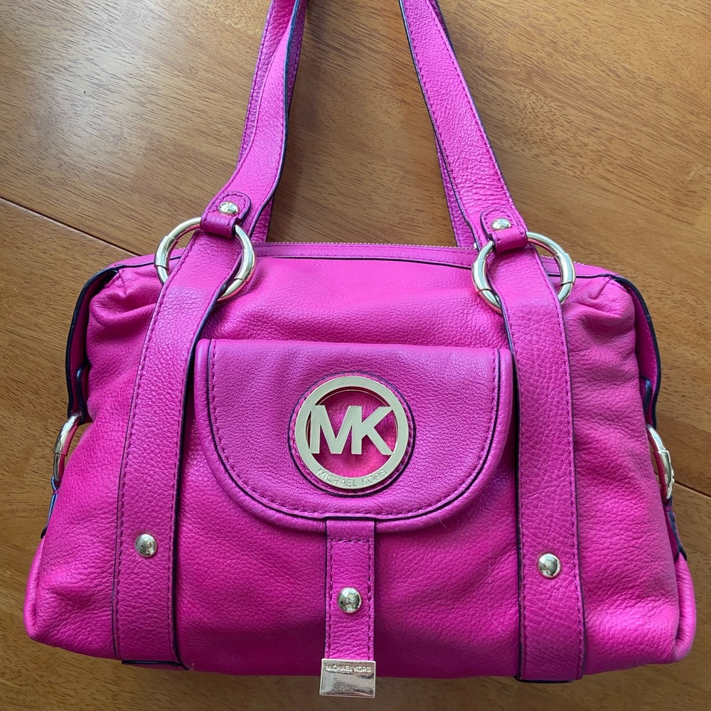 Michael Kors magenta shoulder bag